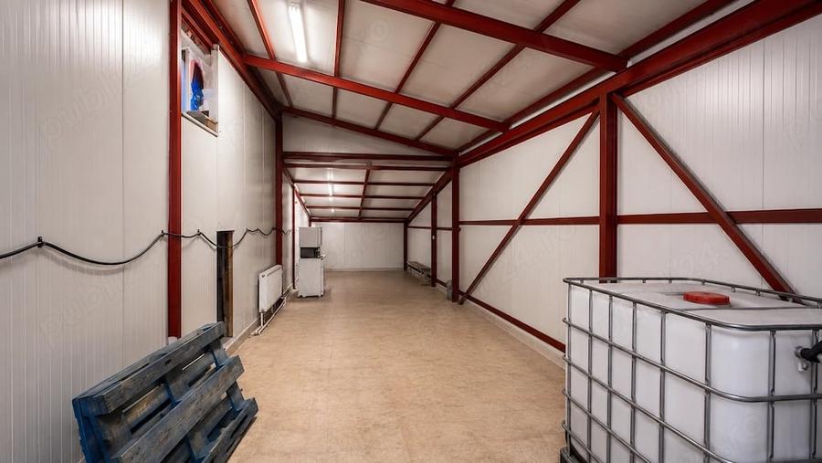 Spațiu comercial, de 250 mp, în Putna