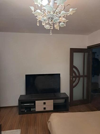 Apartament cu 3 camere decomandat, mobilat în Militari