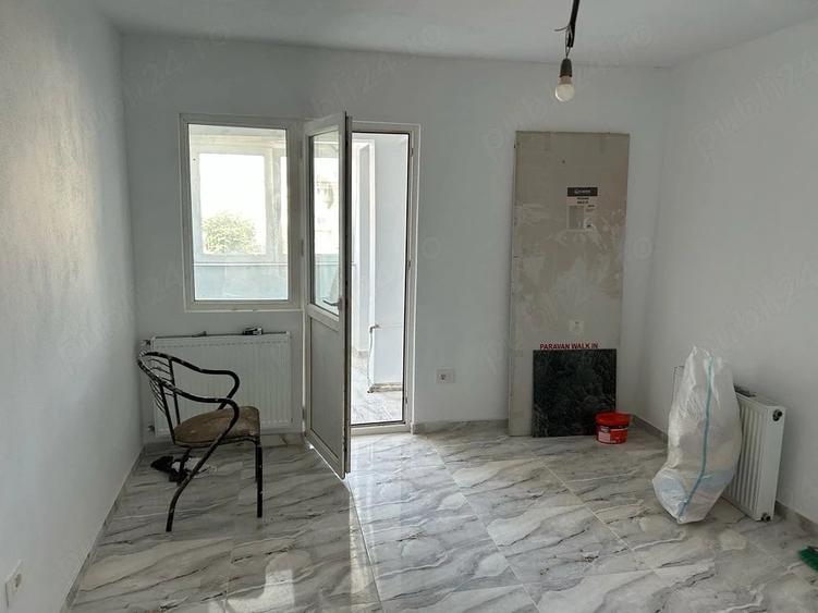 Garsonieră decomandată în Central