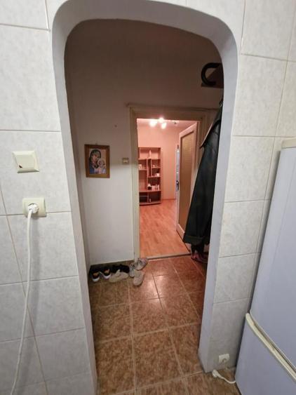 Apartament cu 2 camere semidecomandat în 1 Mai