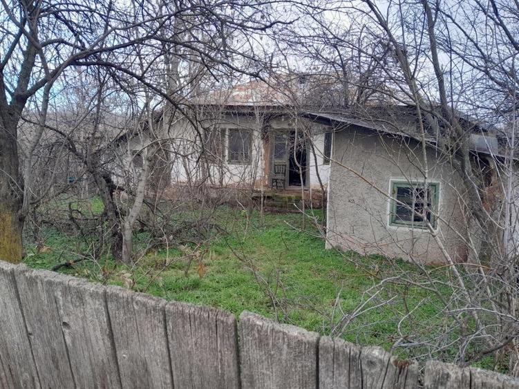 Teren de 2160 mp, în Vârlezi