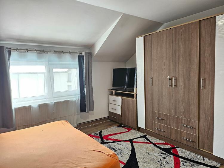 Apartament cu 3 camere decomandat, mobilat în Găvana