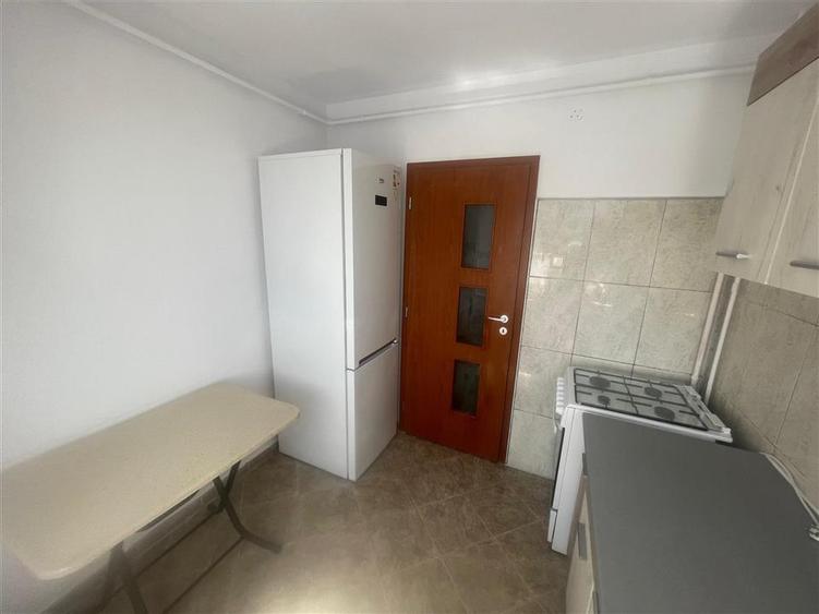 Apartament cu 3 camere semidecomandat în Ultracentral