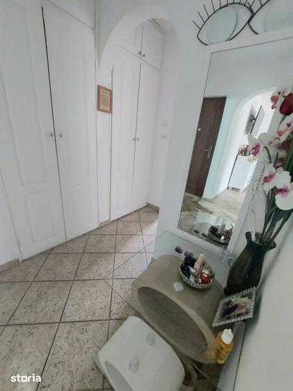 Apartament cu 2 camere decomandat în Decebal