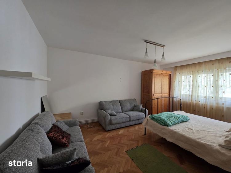 Apartament cu 3 camere în Împăratul Traian