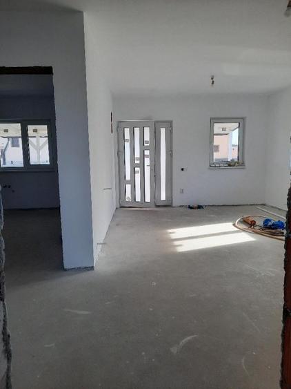 Casă individuală cu 3 camere cu Teren 450 Mp în Joița