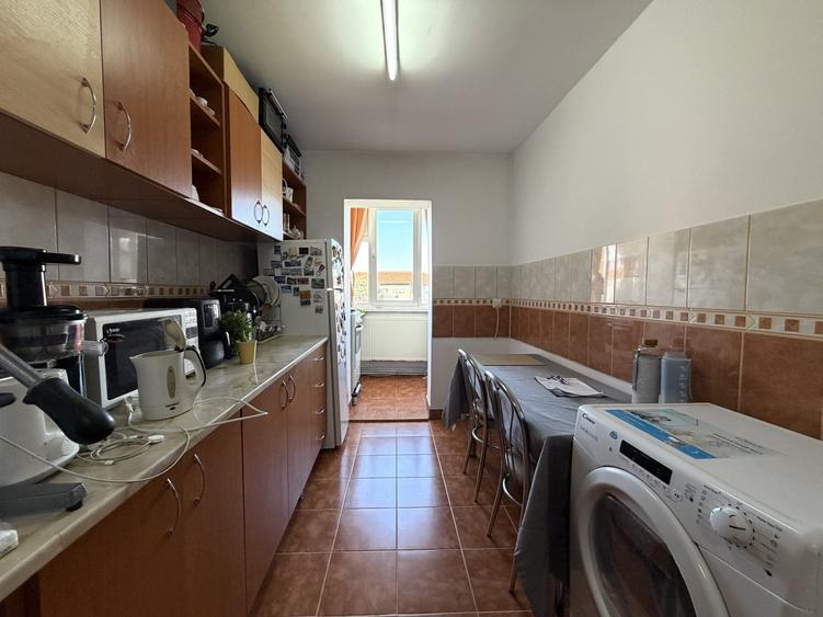 Apartament cu 2 camere decomandat, mobilat în Aradului