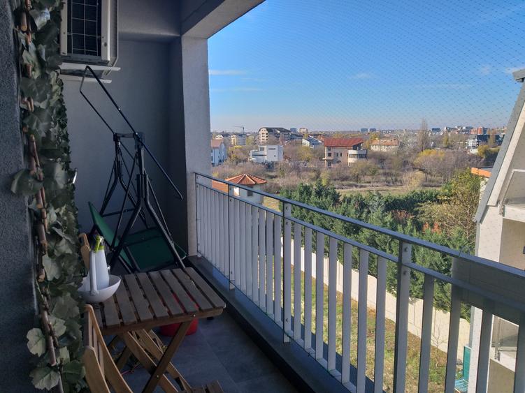 Apartament cu 3 camere decomandat în Băneasa