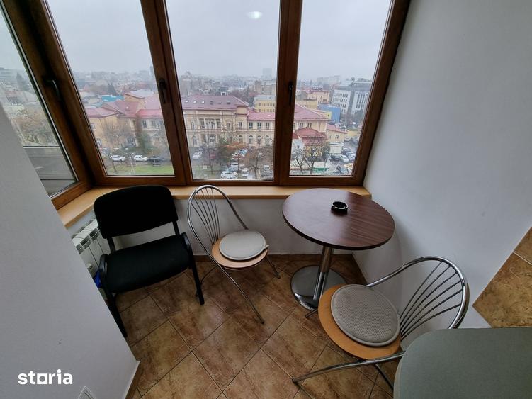 Apartament cu 3 camere semidecomandat în Dorobanți