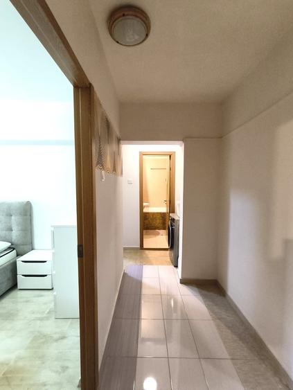 Apartament cu 3 camere decomandat în Tineretului