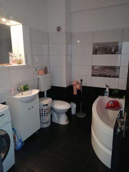Apartament cu 2 camere semidecomandat, mobilat în Centura Nord