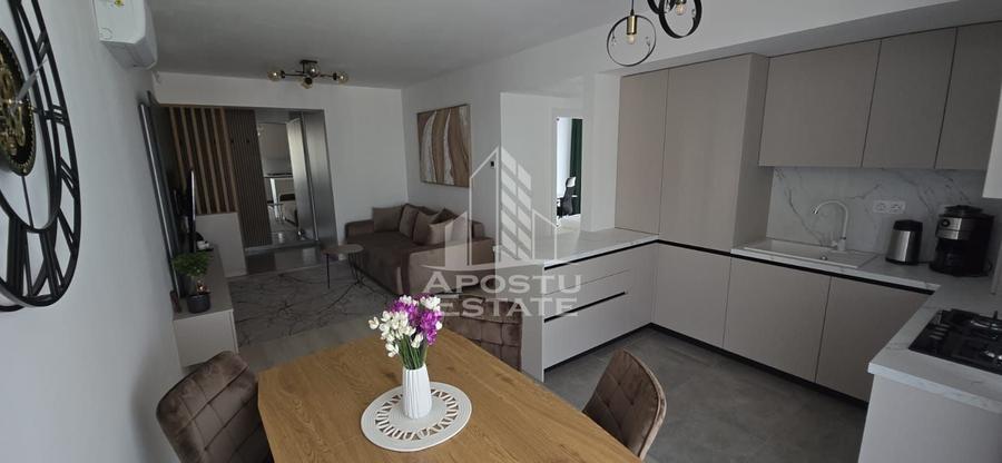 Apartament cu 3 camere semidecomandat, mobilat în Lipovei
