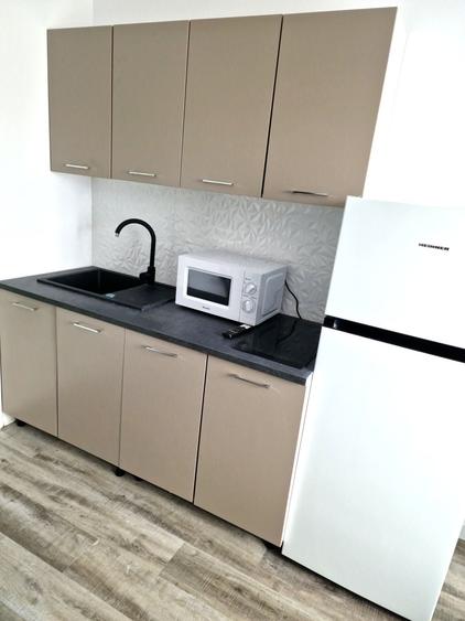 Apartament cu 3 camere decomandat în Trocadero