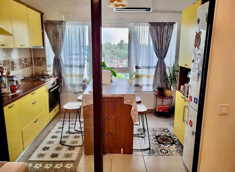 Apartament cu 3 camere decomandat în Păcurari