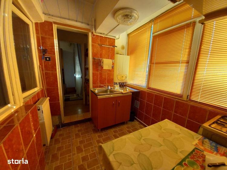 Apartament cu 3 camere decomandat în Traian