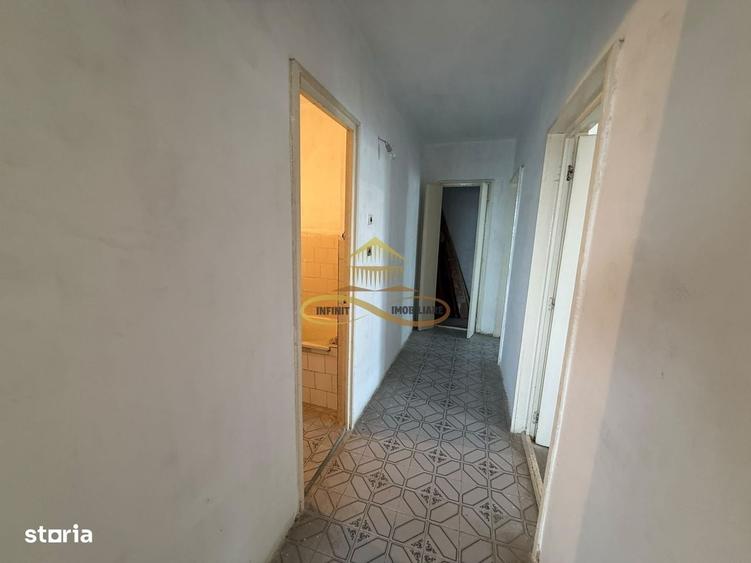 Apartament cu 3 camere decomandat în Narcisa