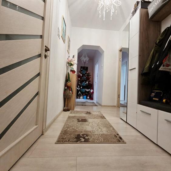 Apartament cu 3 camere semidecomandat în Ultracentral