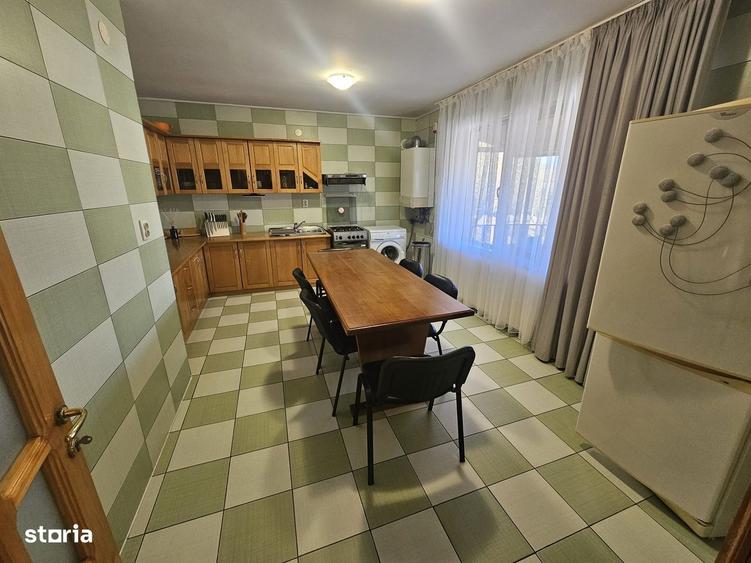 Casă cu 3 camere în Central