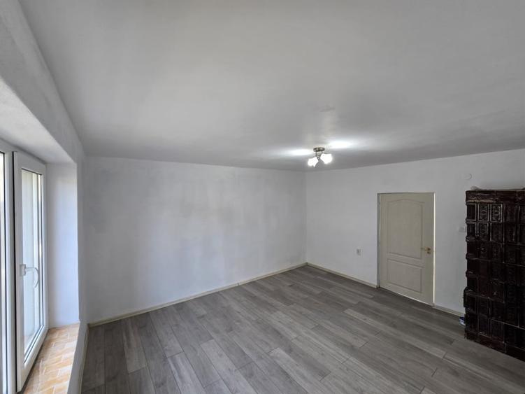 Casă individuală cu 2 camere cu Teren 760 Mp în Central