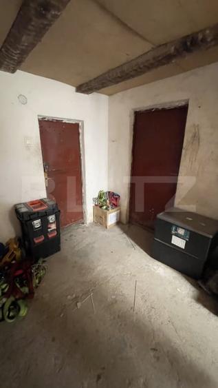 Casă individuală cu 6 camere cu Canalizare în Ultracentral