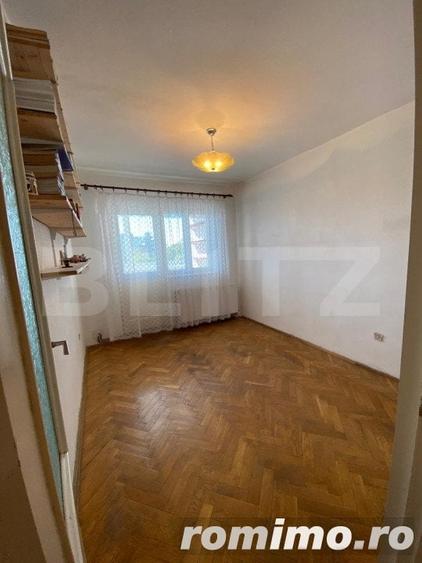 Apartament cu 4 camere decomandat în Central