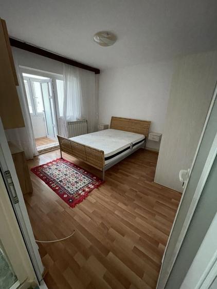 Apartament cu 2 camere decomandat în Micro 21