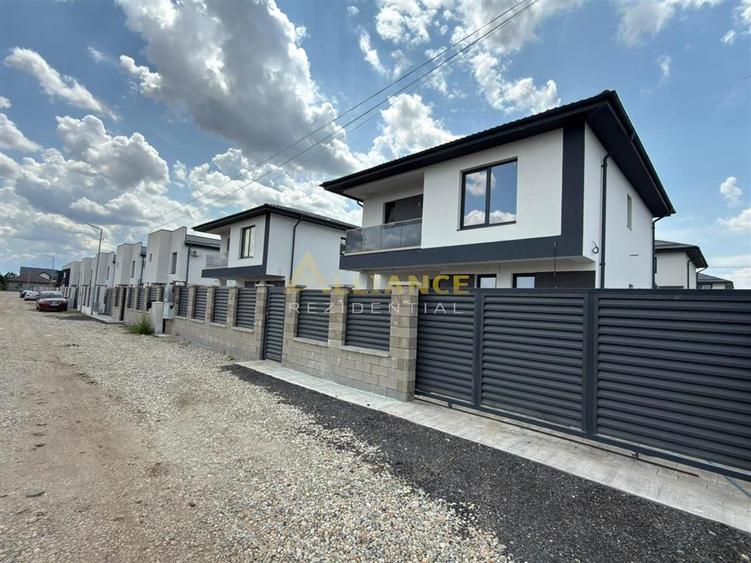 Casă individuală cu 5 camere cu Teren 360 Mp în Berceni