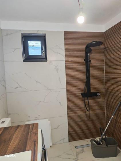 Casă cu 2 camere cu Teren 400 Mp în Ișalnița