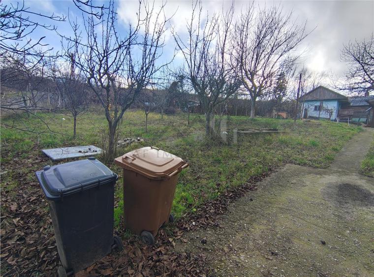 Teren de 750 mp, în Bucium