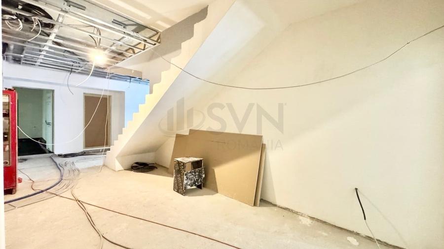 Apartament cu 3 camere decomandat în P-ța Victoriei