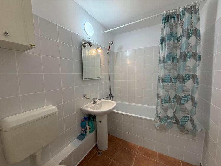 Apartament cu 2 camere semidecomandat, mobilat în Moșilor