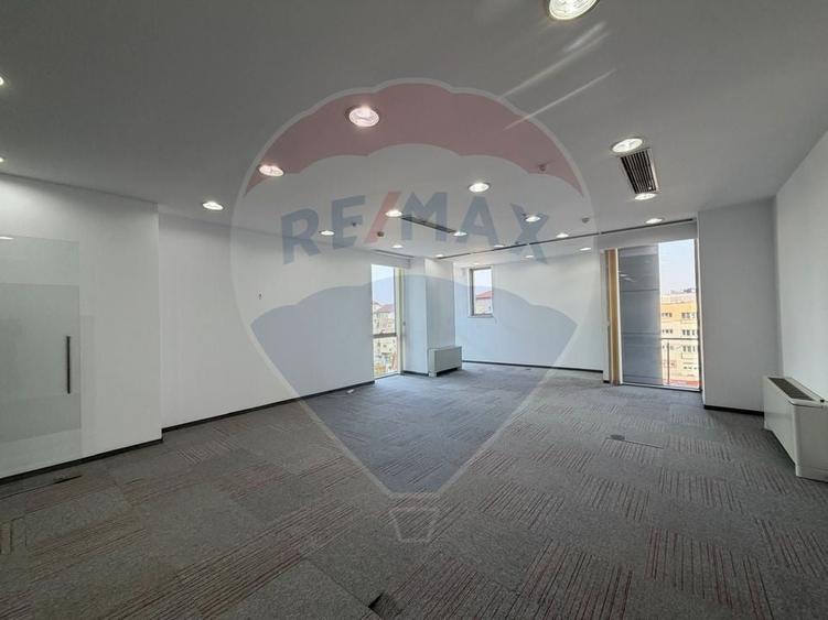Birou, de 312.2200012207 mp, în Băneasa