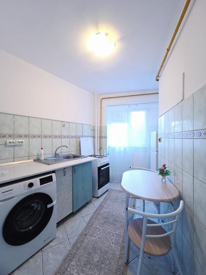 Garsonieră decomandată în Micro 18
