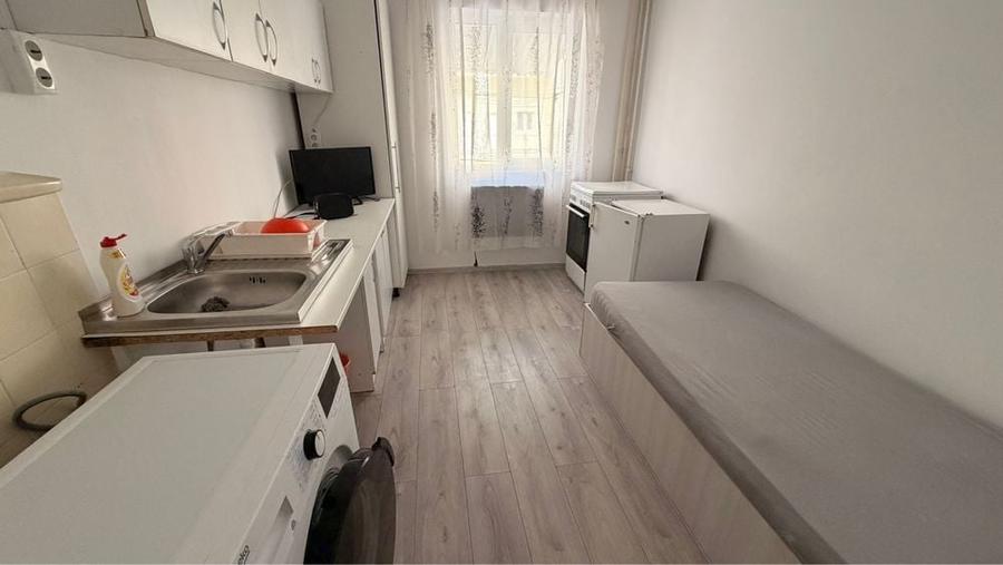 Garsonieră decomandată în Central
