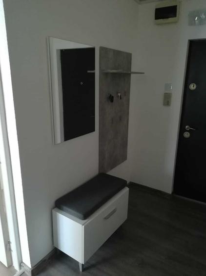 Garsonieră decomandată în Central