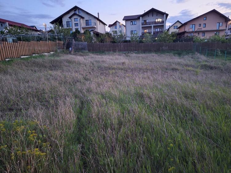 Casă individuală cu 5 camere cu Canalizare în Câmpenești