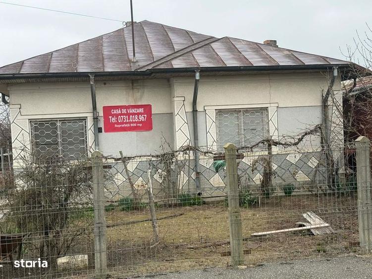 Casă cu 4 camere cu Teren 800 Mp în Central
