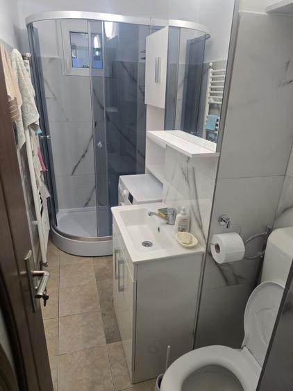 Apartament cu 3 camere semidecomandat în Dara
