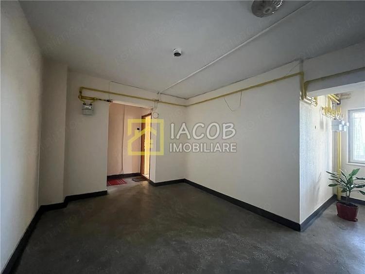Apartament cu 2 camere decomandat în Central