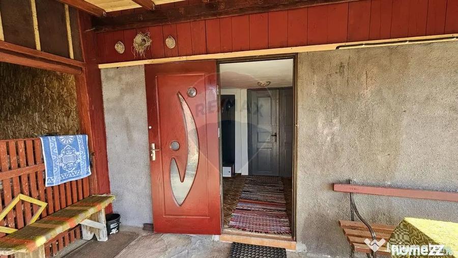 Casă cu 3 camere cu Teren 900 Mp în Cacica