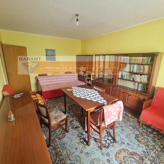 Apartament cu 3 camere decomandat în Găvana