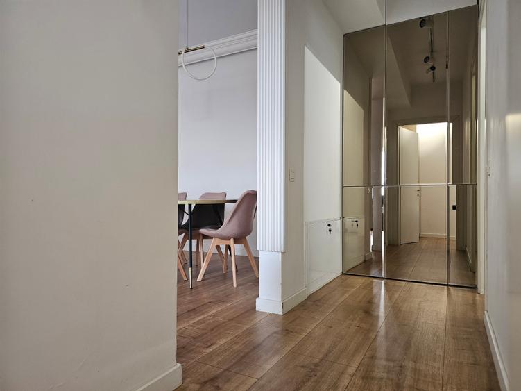 Apartament cu 3 camere semidecomandat, mobilat în Sisești