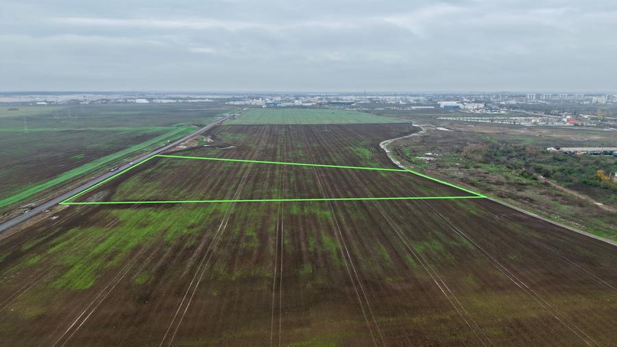 Teren Construcții intravilan de 32500 mp, în Domnești