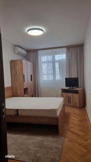 Garsonieră decomandată în Titan