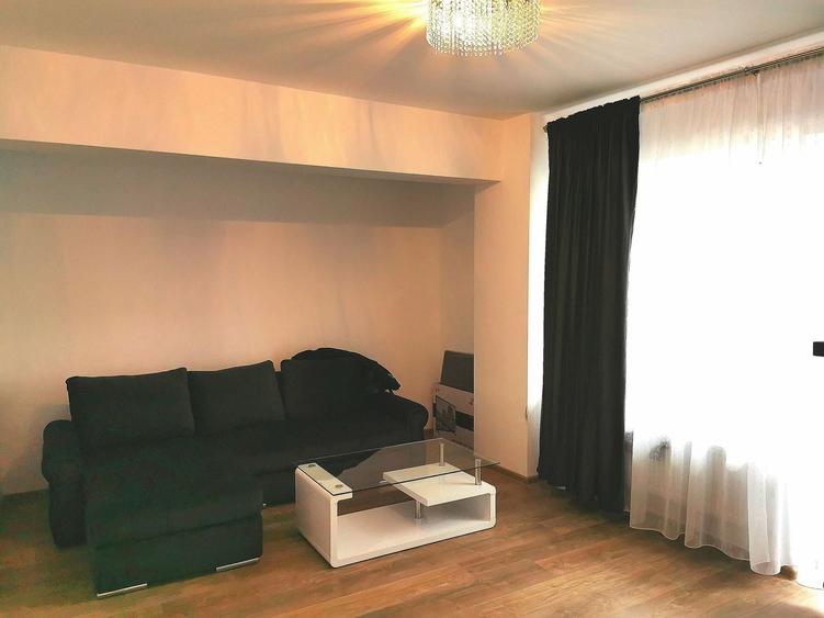 Apartament cu 2 camere decomandat, mobilat în Tractorul
