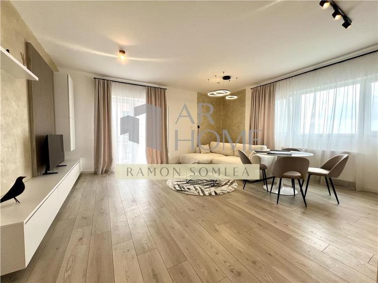 Apartament cu 3 camere decomandat, mobilat în Sud