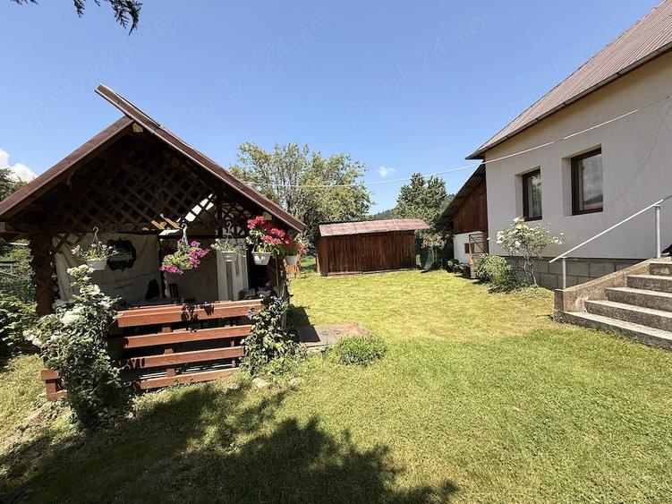 Casă cu 5 camere cu Teren 2146 Mp în Lerești