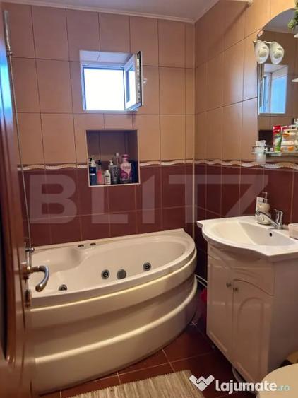 Apartament 3 camere, 71 mp, zona Nicolina - 4