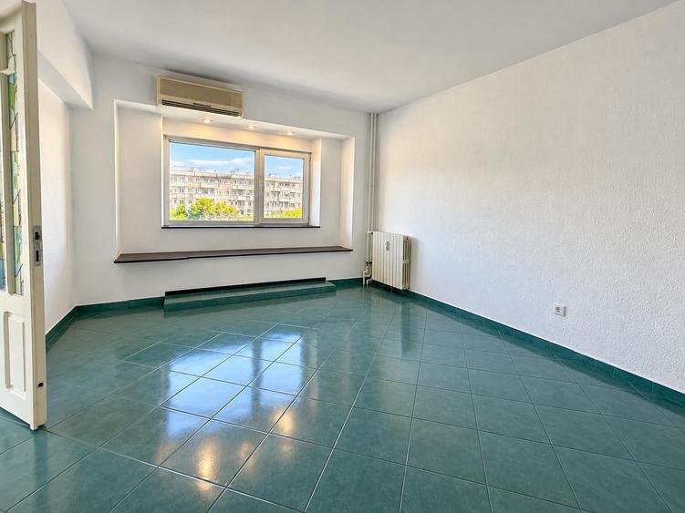 Apartament cu 3 camere decomandat în Decebal