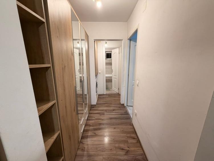 Apartament cu 3 camere decomandat, mobilat în Lipovei